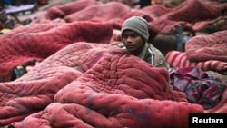 Индиядагы үйсүз. Январь, 2013-жыл.