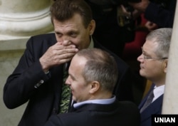 Народні депутати Олександр Вілкул (праворуч), Нестор Шуфрич (посередині) та Сергій Ківалов, співавтор так званого «мовного закону Ківалова-Колесніченка» (архівне фото)