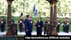 Эмомали Рахмон менен Шавкат Мирзиёевдин 2018-жылы Ташкентте жолугушуусу