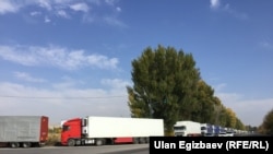 Фуры на кыргызско-казахской границе