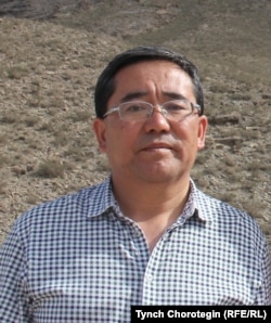 Профессор Мамбеттурду Мамбетакун Артыштагы Тегирмети айылында (КЭР). 14-июль, 2014-жыл.