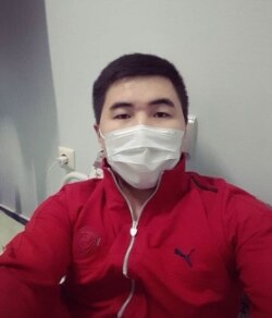 Врач-резидент хирургического отделения Центральной городской клинической больницы Ернар Пиримхан.