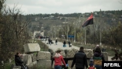 Відведення сил та засобів у Станиці Луганській, жовтень 2016 року