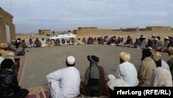 داودجان: د افغانستان او پاکستان حکومت باید زموږ سره مرسته وکړي.