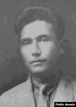 Төрөкул Айтматов.