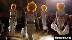 Показ мод Саші Варламова, 2001 рік