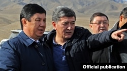 Мурдагы премьер-министр Темир Сариев жана транспорт министри Аргынбек Малабаев