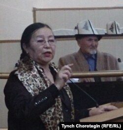 Тарых илимдеринин кандидаты Мистегүл Махмутбекова.