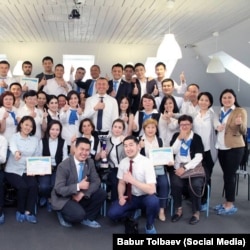 Сүрөт Бабур Толбаевдин Фейсбуктагы баракчасынан алынды.