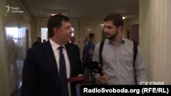 «Схеми» повторно звернулися до Козака із письмовими запитаннями, але до ефіру відповіді від нього не отримали