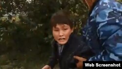 &#x41F;&#x43E;&#x43B;&#x438;&#x446;&#x435;&#x439;&#x441;&#x43A;&#x438;&#x439; &#x443;&#x432;&#x43E;&#x434;&#x438;&#x442; 11-&#x43B;&#x435;&#x442;&#x43D;&#x435;&#x433;&#x43E; &#x41D;&#x443;&#x440;&#x44B;&#x43C;&#x430; &#x41A;&#x430;&#x440;&#x438;&#x431;&#x430;&#x435;&#x432;&#x430; &#x441; &#x43C;&#x435;&#x441;&#x442;&#x430; &#x441;&#x43D;&#x43E;&#x441;&#x430; &#x434;&#x43E;&#x43C;&#x430; &#x432; &#x410;&#x441;&#x442;&#x430;&#x43D;&#x435;. 15 &#x430;&#x432;&#x433;&#x443;&#x441;&#x442;&#x430; 2014 &#x433;&#x43E;&#x434;&#x430;.