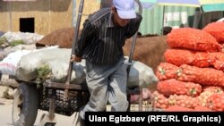 Основной причиной внутренней миграции является безработица в регионах.