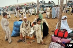 د ۲۰۰۹ز کال په پوځی عملياتو کې بېکوره شوې کورنۍ سوات ته د ستنېدو په انتظار ده. پخوانی انځور