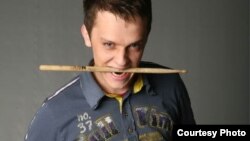 Перкусионистот Атанас Алексов.