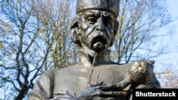 Пам’ятник гетьману України Івану Мазепі в Чернігові 