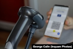 Контрола на сертификат „Ковид“ на романско-бугарската граница.