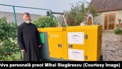 Preotul ortodox român Mihai Stegărescu slujește acum la o biserică românească din Ucraina, după ce 18 ani a ținut slujbe într-o biserică subordonată Bisericii Ortodoxe Ucrainene afiliată Moscovei.