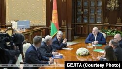 На сустрэчы 21 чэрвеня. Кіт Келаг другі зьлева.