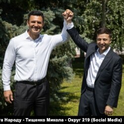 У коментарі журналістам, які зустріли Тищенка на виході з Офісу президента, нардеп відмовився повідомити, чи мав він розмову із Зеленським стосовно інциденту