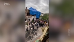 Віряни співають посеред руїн (відео)