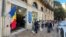 Aproape 330.000 de moldoveni din diaspora au votat la alegerile prezidențiale din 2024, când peste hotare au fost deschise 234 de secții de votare. În imagine coada de la o secție de vot din Italia. 