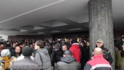 Проросійські радикали блокують кримський парламент