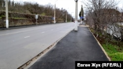 Proiectele derulate de guvern prin programele PNDL sunt criticate pentru proasta calitate a lucrărilor și lipsa de transparență a licitațiilor