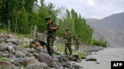 په تاجکستان کې سرتېري له افغانستان سره پر پوله ګزمه کوي - انځور له ارشیفه.