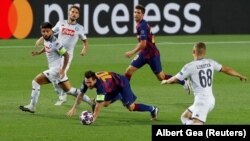 «Наполи» жана «Барселона» футбол клубдарынын беттеши учурунда. Чемпиондор лигасынын 1/16 финалы. Испания. 8-август, 2020-жыл.