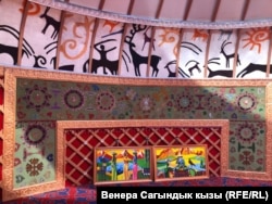 Меценат Ташкул Керексизовдун Түп районунун Талды-Суу айылына салган маданий комплекси.