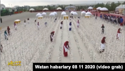 Türkmenistanda emeli gurlan gowaça meýdany. Döwlet TW-sinden alnan surat,