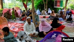 د اسلام اباد په یوه پارک کې دیره افغانان، ارشیف 