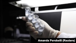 В’їзд до країни дозволений тим, хто щеплений схваленими Євросоюзом вакцинами (серед яких немає CoronaVac), а також китайським препаратом Sinopharm або російським Sputnik V