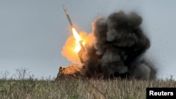 Українські військові ведуть вогонь на Покровському напрямку, фото ілюстративне