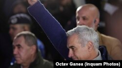 Călin Georgescu, la ieșirea de la audierile de la Parchetul General din București, de pe 26 februarie 2025. 