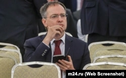 Мединський з iPhone