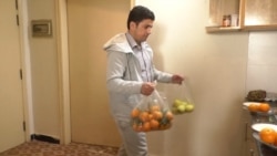 احمد صمیم نعیمی مانند هزاران افغان پس از تصمیم اخیر ایالات متحده مبنی بر توقف صدور ویزه به شهروندان افغانستان، نگران آینده‌اش است 