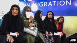 مهاجران افغان در مرز اسلام قلعه در یکی از کمپ های سازمان ملل 