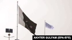 د طالبانو او پاکستان بیرغونه