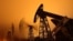 Видобуток нафти, фото ілюстративне