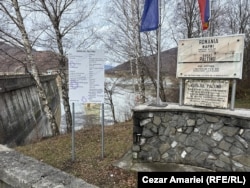 Barajul Paltinu, pe 2 decembrie 2025. Golirea lacului de acumulare a provocat o criza a apei în două județe, Prahova și Dâmbovița.