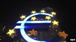 ЕС поддержал Грецию, а заодно и евро.