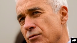 Кандидатът за президент на Румъния Калин Джорджеску, който спечели първия тур на изборите на 24 ноември.