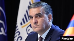 Armenia - Arman Tatoyan, a former human rights ombudsman, holds a press conference in Yerevan, October 9, 2025.