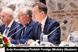 Володимир Мединський у складі російської делегації у Стамбулі, 16 травня 2025 року