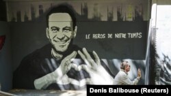 графити со Алексеј Навални во Женева