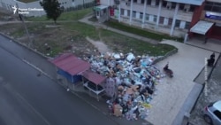 Депонии опасни по живот во Шуто Оризари, додека Дудуш и Арсовска се надмудруваат