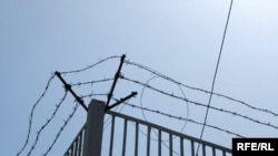 Тюремное ограждение. (Иллюстративное фото.)