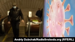 «Одне можу сказати – ми можемо продовжити цей карантин, але будемо виходити тільки з цифр захворюваності», – заявив мер