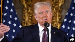 «Ми це організовуємо», – сказав Трамп 9 січня на зустрічі з губернаторами-республіканцями у своєму маєтку в Мар-а-Лаго у Флориді